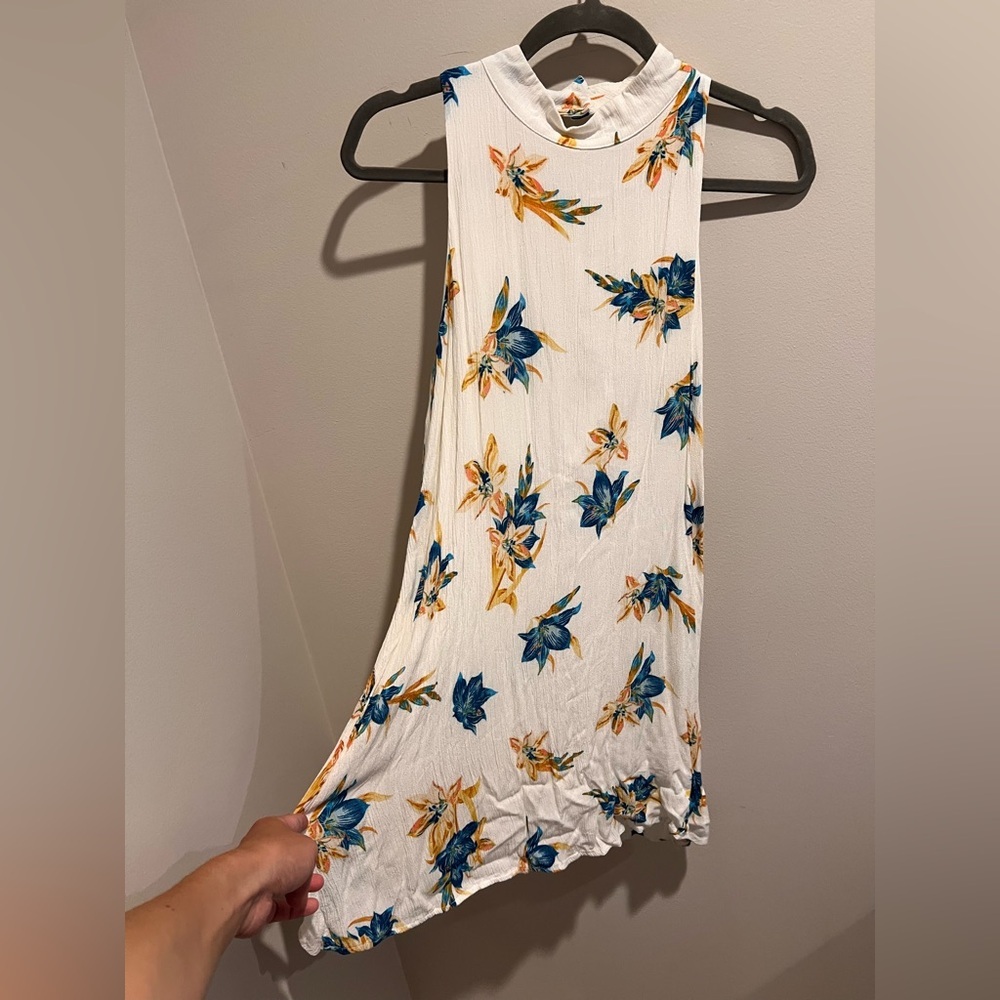 Darling Floral Sleeveless Mini Dress - Picture 2 of 7